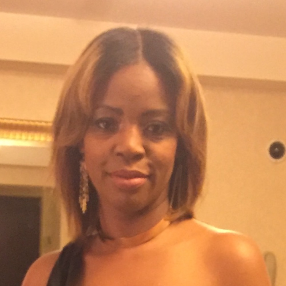 Meet your Posher, Elaine